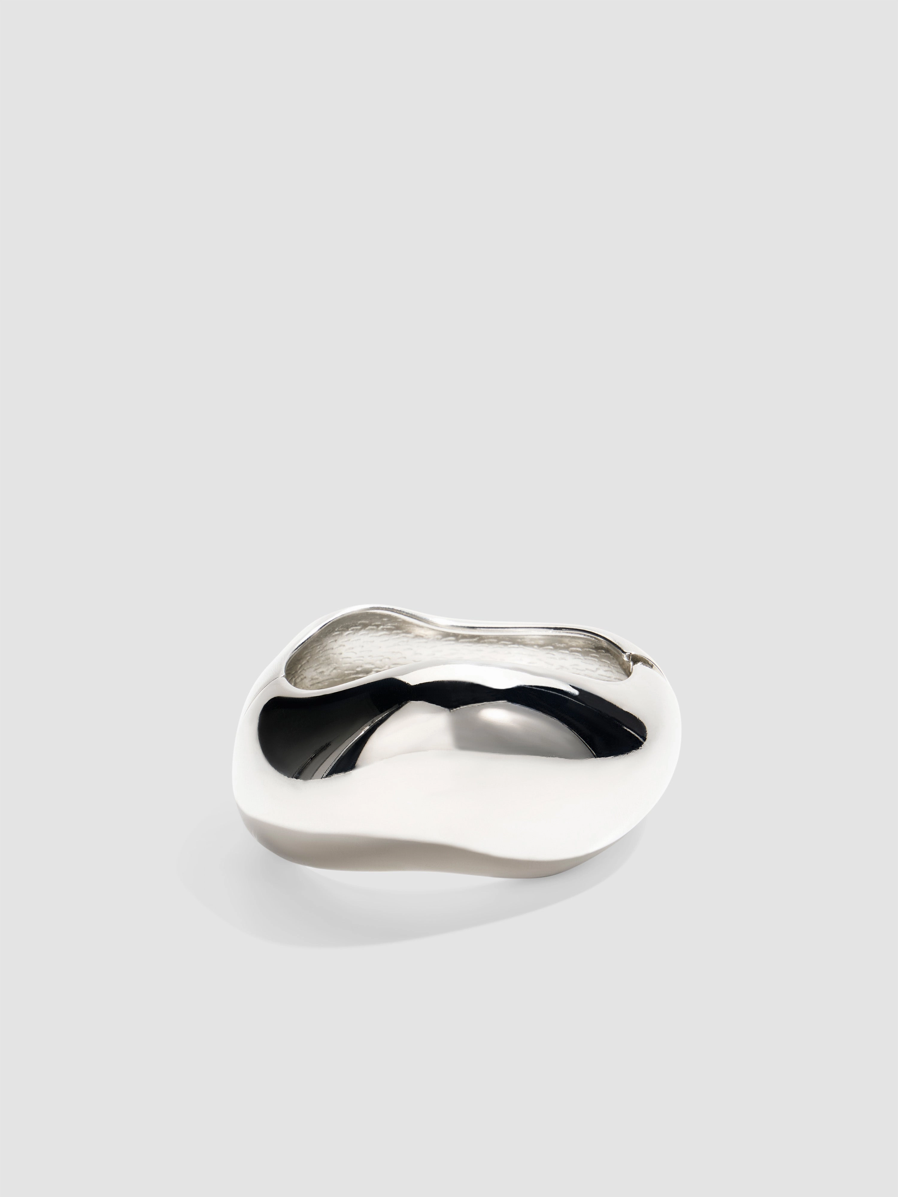 HERA BANGLE